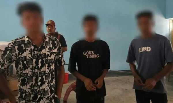 ঠাকুরগাঁও-১ উপনির্বাচনে ভুয়া ভোটার সন্দেহে আটক ৩ শিক্ষার্থী